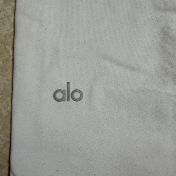 ALO Yoga White Leggings - Picture 4 of 4